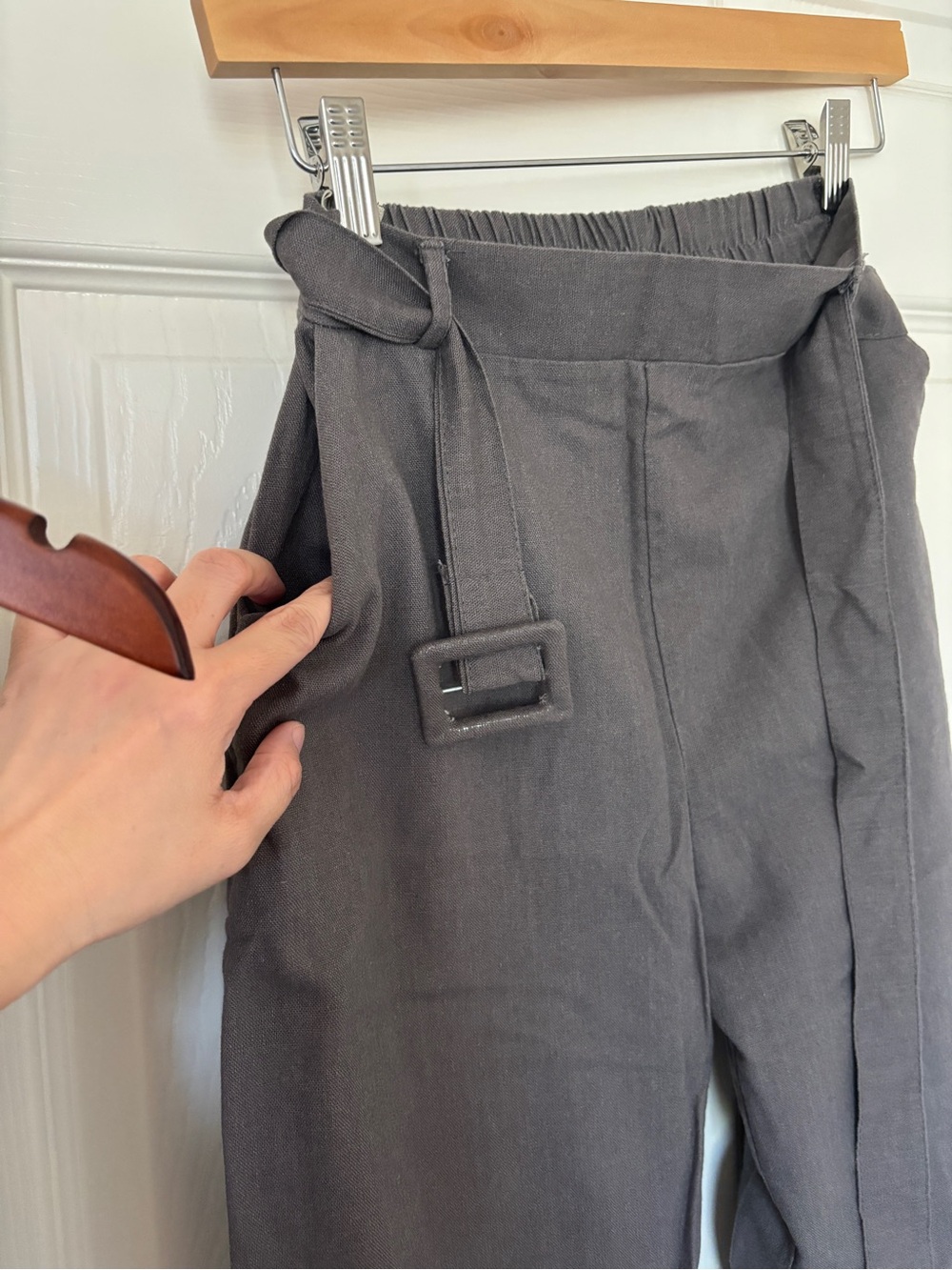Women's Two-Piece Sleeveless Top & High-Waist Belted Pants - purplishGray - Picture 3 of 3